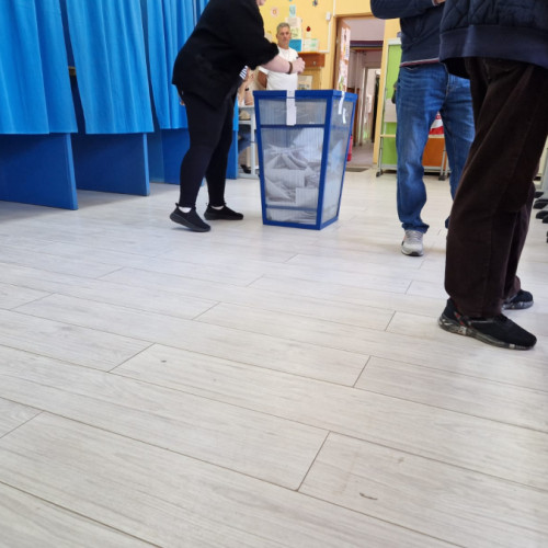 Intervenție nejustificată la o secție de votare din Oancea