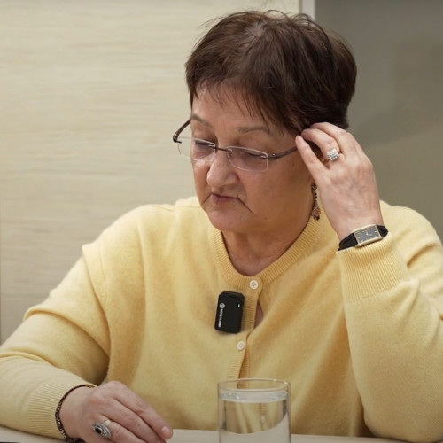 Stela Iorga aduce în prim-plan prozele „Schiopii”, „Bila” și „Portret în mișcare”