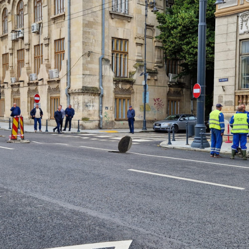 Carosabilul recent modernizat de pe strada Domnească s-a tasat