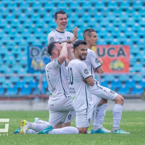 Unirea Branistea se pregătește pentru meciul crucial din barajul de promovare în Liga a II-a, după ce a trecut cu bine de Stiinta Miroslava, cu scorurile de 2-1 și 4-3. Potrivit site-ului vita-libera.ro, echipa galateană pare să fi avut o șansă secundară, însă a demonstrat până acum că este capabilă de rezultate favorabile în astfel de condiții dificile.