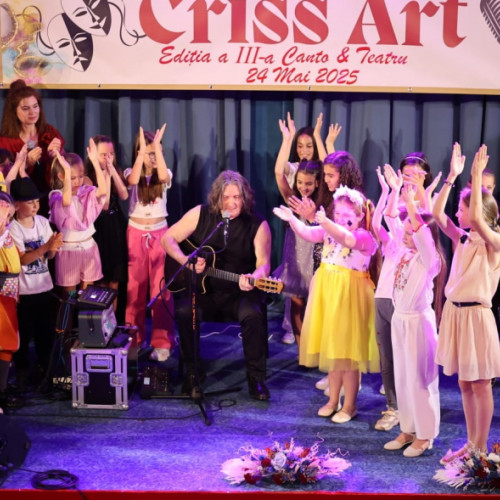 Festivalul național de canto și teatru „Criss Art”, ajuns la cea de-a treia ediție, a avut loc sâmbătă, 24 mai, în sala Aula Magna a Universității „Danubius”. Evenimentul, tradus ca o întâlnire a talentului și emoției, a fost organizat de cunoscuta artistă Cristina Boghici, directoarea Școlii de canto „Criss Music”. Potrivit viata-libera.ro, festivalul a adus în fața publicului galatean performanțe remarcabile ale unor copii talentați, dar și personalități ale scenei muzicale românești. Laurentiu Cazan a fost președintele juriului, iar alături de el au fost precum Florin Chiriac, Oana Preda de la Teatrul „Fani Tardini”, Eugenia Ursu, președinta Asociației „Moldova” din Chișinău, Mariana Pisica și dirijorul Nicolae Mantu, de la Teatrul „Nae Leonard”.