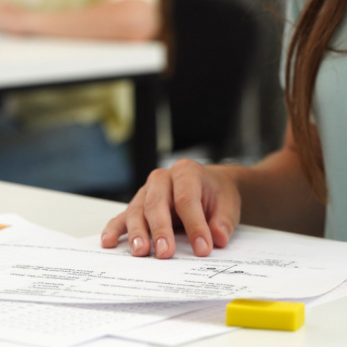 Primele examene ale Evaluării Naţionale pentru absolvenții clasei a VIII-a Scris de Raluca Ichim Duminică, 22 Iunie 2025 17:00