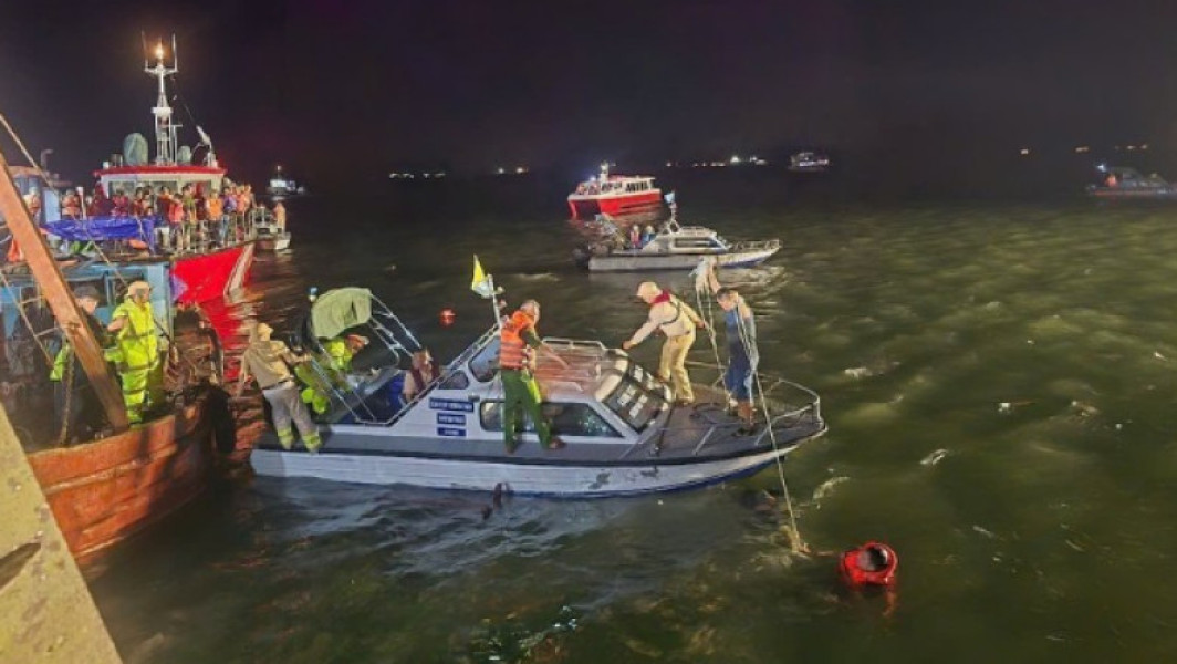 Video Tragedie în Vietnam: Cel puţin 34 de persoane au murit după ce o ambarcaţiune turistică s-a răsturnat în Golful Ha Long