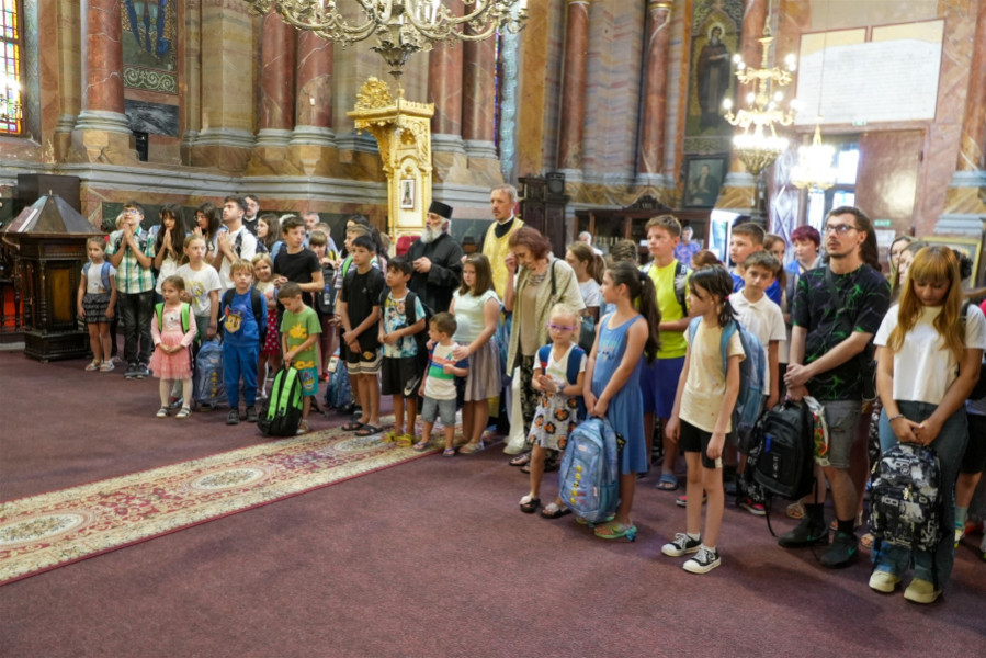 Arhiepiscopia Dunării de Jos continuă programul „Hristos în şcoală” pentru elevii din Galați și Brăila