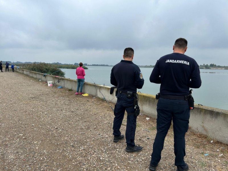 Jandarmii intensifică controalele pescărești în zona Movileni