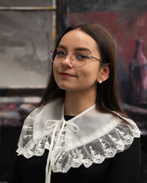 Andreea Gabriela Tudor - figura umană, în centrul creației. Tineri artişti gălăţeni Scris de Corneliu Stoica Sâmbătă, 13 Septembrie 2025 14:00