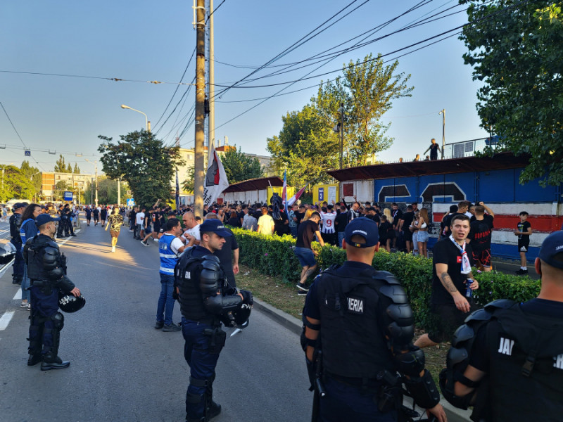 După-amiază fierbinte pentru suporterii Oțelului! Ce cer jandarmii la meciul cu Botoșaniul Scris de Mariana Constandache Duminică, 14 Septembrie 2025 10:33