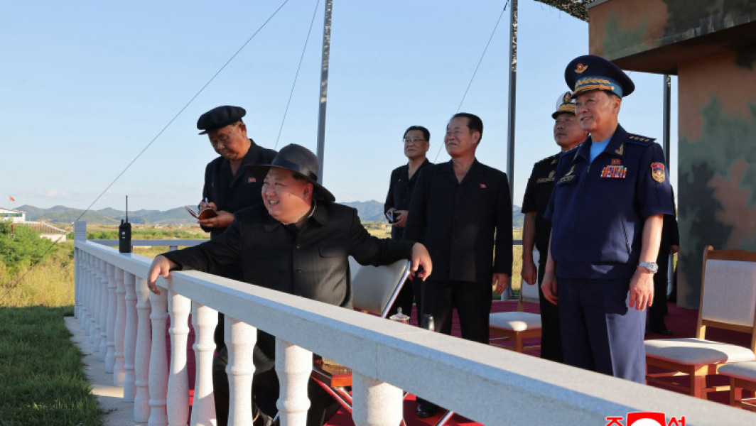 Kim Jong Un supraveghează testarea dronelor și cere integrarea inteligenței artificiale în armată