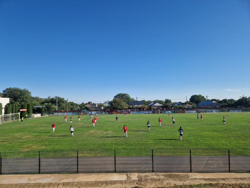 Meciurile din ligile județene de fotbal și handbal continuă în weekend la Galați