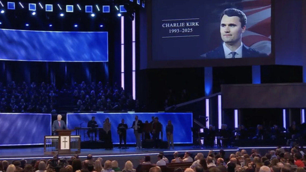 Biserici americane difuzează mesaje generate de AI în memoria activistului Charlie Kirk
