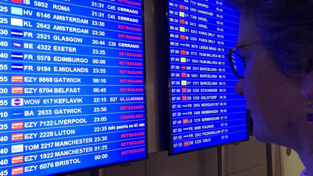Aeroporturile europene se confruntă cu întârzieri după un atac cibernetic asupra sistemelor de check-in