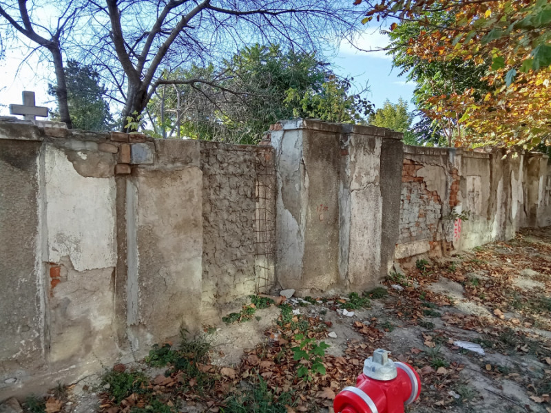 Licitație pentru demolarea și înlocuirea gardului de la cimitirul Eternitatea