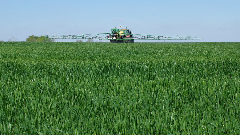 Uniunea Europeană a exportat aproape 122.000 tone de pesticide interzise în 2024