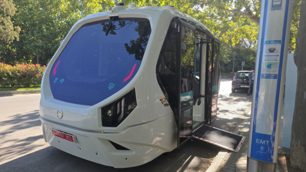 Madrid introduce primul autobuz autonom fabricat în Spania în parcul Casa de Campo