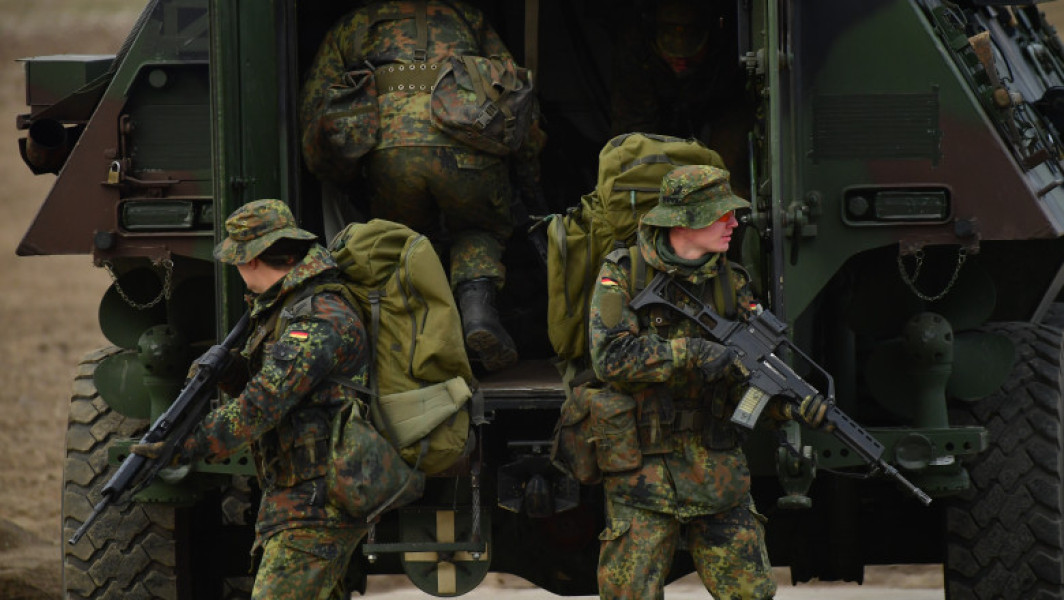 Germania organizează exerciţii militare la Hamburg pentru apărarea flancului estic NATO