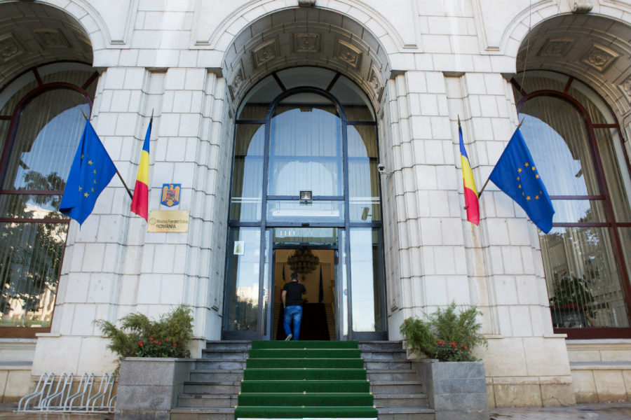 Trezoreria va împrumuta circa 7 miliarde lei în octombrie, cu dobânzi în scădere