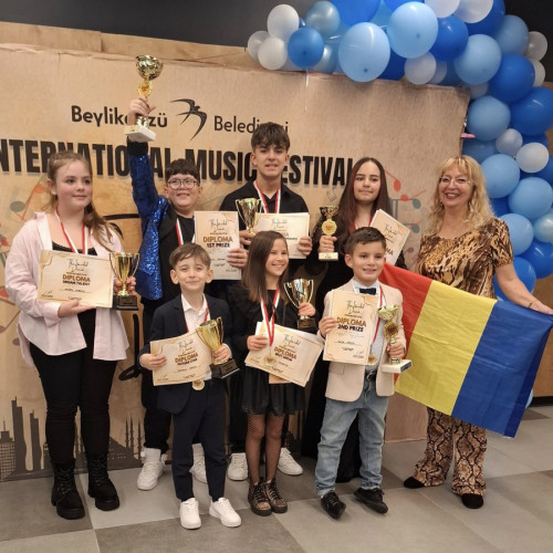 Tinere voci gălățene premiate la festivalul internațional The Istanbul Dream